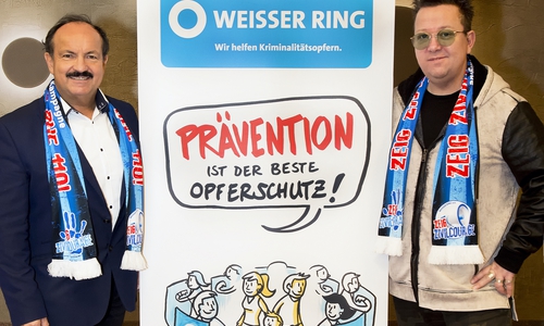 Projektleiter Günter Koschig wirbt mit GZK-Gesicht, Musiker Sebastian Krumbiegel von den Prinzen für mehr Opferschutz.