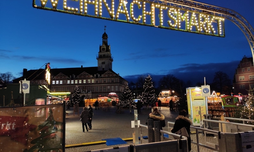 Nach der Einführung von 2G-Plus herrscht auf dem Wolfenbütteler Weihnachtsmarkt gähnende Leere.
