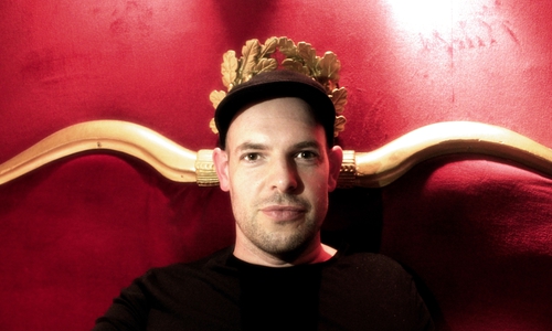 Schriftsteller und Spoken-Word-Künstler Bas Böttcher 