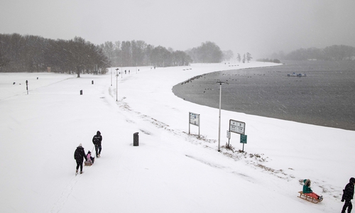 Spaß bei Schnee und Eis am Salzgittersee. An diesem Wochenende gibt es ein letztes Mal Gelegenheit dazu. Video: Marvin König