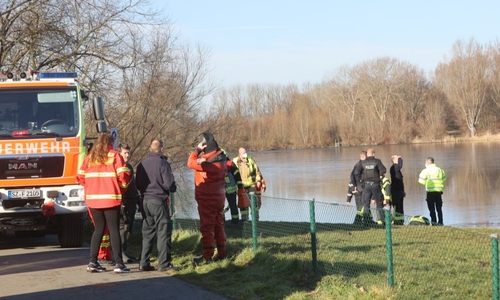 Taucher waren im Einsatz und suchten nach dem Mann.