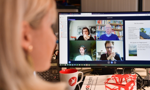 In über 2.000 virtuellen Wettbewerbs-Minuten stellten rund 100 TeilnehmerInnen ihre knapp 60 Projekte der Jury vor.