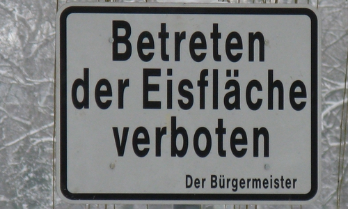 Die Eisflächen tragen nicht.
