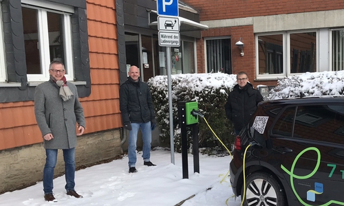 Von Links: SGB Dir Neumann, Ordnungsamtsleiter Tobias Isensee und Projektleiter Hauke Wischer von der Ostfalia.
