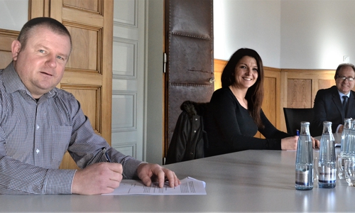 Markus Göbecke (2. Vorstandsvorsitzender), Ramona Christ (1. Vorstandsvorsitzende), Landrat Gerhard Radeck