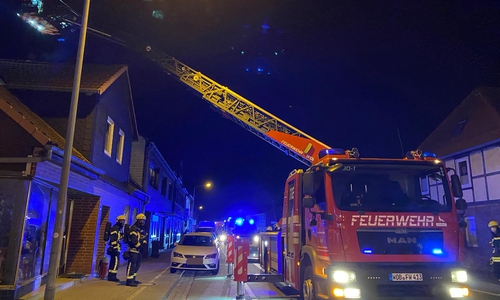 Ein stark qualmender Schornstein beschäftigte die Feuerwehr.