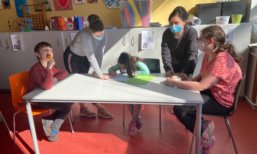 Annika Hoffmann (2. v.r.) leitet den Treff in Schladen und betreut mit ihren Mitarbeiterinnen Kinder und Jugendliche im Treff Schladen an der Werla-Schule. 