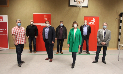 Sie wollen für die SPD in den Samtgemeinderat: (v.l.n.r) Michael Schadler, Dr. Dirk Fornahl, Stephan Grenz, Michael Tempel, Katrin Brandes, Jürgen Karbstein, Kai Wagner.