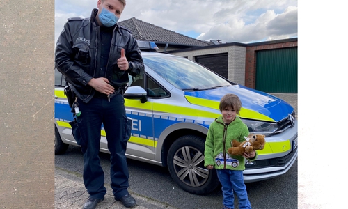 Der Vierjährige bekam einen Überraschungsbesuch zum Geburtstag.
