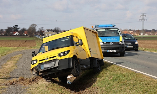 Das Postauto war vom Weg abgekommen.