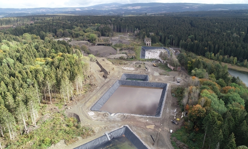 Auf dem Gelände der ehemaligen Sprengstofffabrik „Werk Tanne“ bei Clausthal-Zellerfeld ist seit Ende vergangenen Jahres eine Pflanzenkläranlage in Betrieb. Mit dieser Technologie sollen „sprengstofftypische Verbindungen“ aus dem Wasser gefiltert werden.