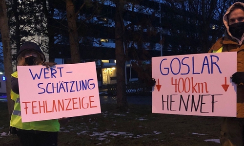 Foto der Aktion „Menschenkette gegen die 150 Kündigungen“ vom 18. Januar. 