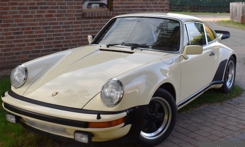 Wer hat diesen Porsche gesehen?