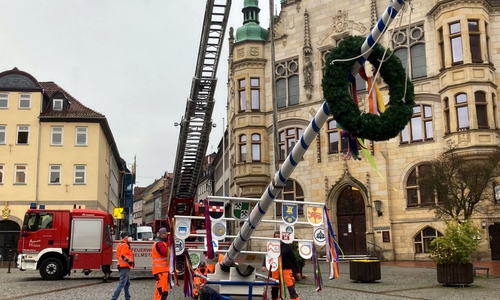 Der Maibaum wurde aufgestellt.