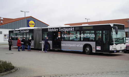 Der Testbus wird in den kommenden Wochen im Landkreis unterwegs sein.