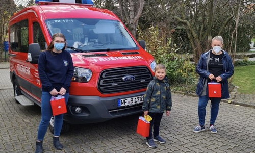 Die Kinder freuten sich über die Überraschung.