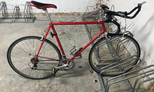Wer weiß, wem dieses Fahrrad gehört?
