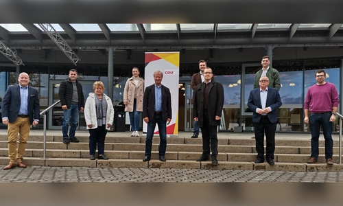 Von links: Holger Bormann, Bundestagskandidat (Gast), Isa Keyik, Elisabeth Langner, Mimoza Morina, Jürgen Braun, Erik Gürtler, Stefan Ullrich-Kleiner, Andreas Meissler, Stadtverbandsvorsitzender (Gast), Jörn Winkler und Stefan Hamacher.