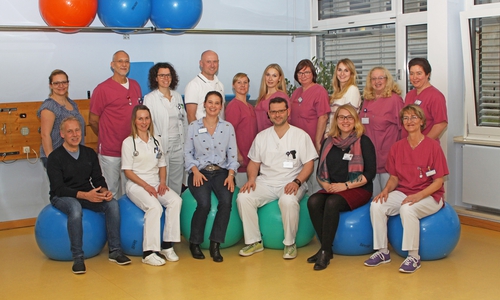Das Team der interdisziplinären multimodalen stationären Schmerztherapie steht am 1. Juni interessierten Anrufern Rede und Antwort.