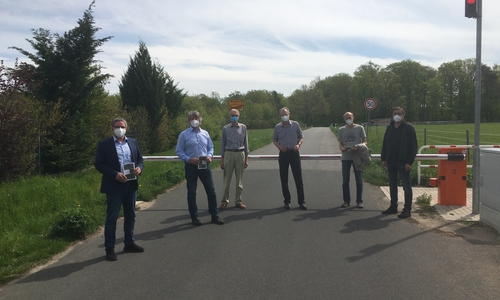 Von links: Stadtrat Andreas Bauer, Hans-Georg Bachmann (Ortsbürgermeister Barnstorf/Nordsteimke), Gerhard Chrost (BUND), Dr. Horst Farny (Leiter Umweltamt, stadt Wolfsburg), Eike Bovensmann (BUND) Rolf Berheide (Fa. Germey). 