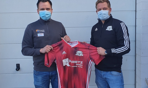 Von links: Steven Prietz, Prietz GmbH und Jan Regenhardt, 1. Vorsitzender des VfR Dorstadt.