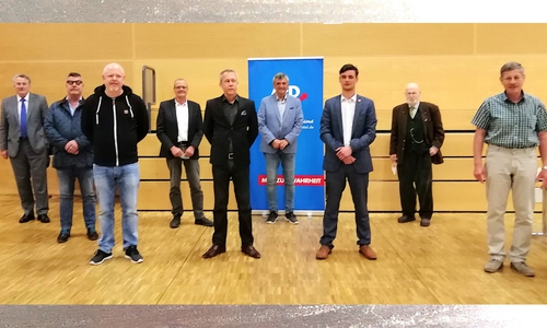 Die Kandidaten von links nach rechts: Klaus-Dieter Heid, Andreas Bäumann, Jens Glinka, Jürgen Barnstorf-Brandes, Thomas Günther, Dr. Manfred Wolfrum, Lucas Vogt, Achim Nieder, Jürgen Pastewsky