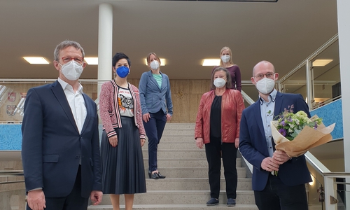  Oberbürgermeister Klaus Mohrs, Immacolata Glosemeyer, Stadträtin Monika Müller, Ludmilla Neuwirth, Birte Kistner (Gesamtpersonalrat), Florian Meyer.