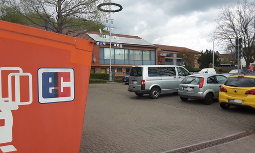 Der Volksbank-Kubus wird abgerissen.