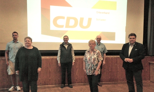 Alexander Übel, Sandra Möbus, Karl-Jürgen Heldt, Veronika Feldmann, Stefan Lüttgau und Gast Uwe Schäfer (v. li.). 
