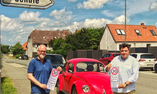 Auch solche Schilder wären für die Hemkenröder Straße möglich - sie würden nur einen Abschnitt mit einem Tempolimit versehen. Links: CDU-Bürgermeisterkandidat Tobias Breske, rechts Landratskandidat Uwe Schäfer