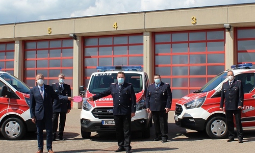 Bürgermeister Klaus Saemann, Ortsbrandmeister Kernstadtwehr Dirk Tinius, Stadtbrandmeister Norbert Czyrnik, Ortsbrandmeister Wehr Stederdorf Nils Wiesemann, Ortsbrandmeister Wehr Eixe Heiko Kulhawy (v. li.).