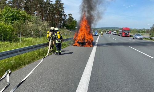Das Auto brannte lichterloh. 