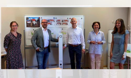 Beteiligt bei der Übergabe: von der Öffentlichen Versicherung Braunschweig Orgaleiterin Mariella Köchy (rechts) und Geschäftsstellenleiter Stephan Klam (Mitte), außerdem Geschäftsführer Bernd Janke (2. von links) sowie vom Hospizverein Carmen Strömsdörfer (links) und Elke Thomas (2. von rechts).