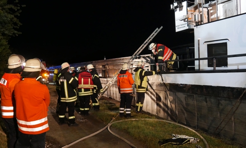 Es waren mehrere Trupps der Feuerwehr im Einsatz. 