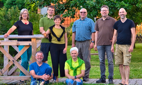 Die Kandidaten der Grünen für den Gemeinderat Erkerode-Lucklum (v. li.): Vorne: Michael Fuder, Herbert Tschinkel. Hinten: Dr. Petra Diepenthal-Fuder, Jens Henschel, Melanie Tschinkel-Werkmeister, Carsten Marowsky-Bree, Martin Leifhelm und Kevin Piel; es fehlt Angela Zock-Friese.