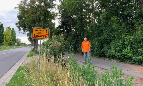 CDU-Fraktionsmitglied Günter Merkle am Radweg