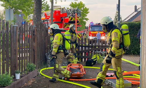 Mit mehreren Trupps wurde der Küchenbrand bekämpft.