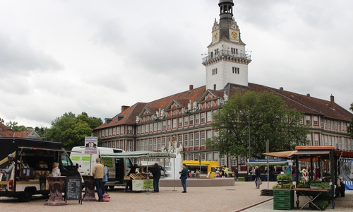 Der Wochenmarkt soll einmalig auf den Stadtmarkt umziehen. Die Standbetreiber boykottieren das nun. 