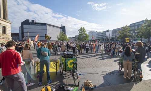 Demonstration gegen das zu späte Handeln der Bundesregierung