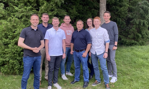 Die Gründungsmitglieder des Vereins. Von links nach rechts: Dennis Berger, Jan Flüg, Christian Northe, Dirk Flemnitz, Andre Volke, Susanne Sobottke, Philipp Ballschuh und Hannes Deeken. Es fehlt: Kathrin Fricke. 