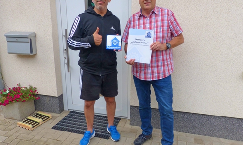 Nun konnte die 100. Präventionsplakette übergeben werden.