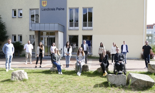 Erster Kreisrat Henning Heiß begrüßte neun neue Auszubildende zum Fachverwaltungsfachangestellten und drei Kreisinspektoren-Anwärter. 