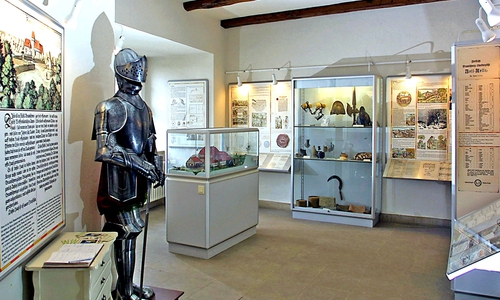 Einblicke in die Burggeschichte vermittelt das Museum auf der Burg Neuhaus, das am Sonntag wieder öffnet. 
