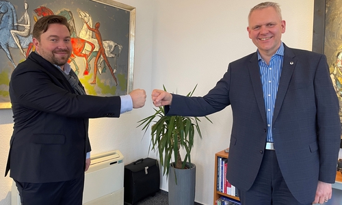 Antrittsbesuch: Dr. Reich (l.) bei Minister Thümler.