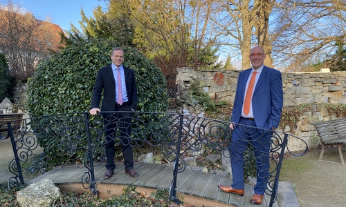 Hans-Christian Fontheim (li.) und Lars Bienek (re.) stellen sich als neues Führungsduo von Dr. Fontheim vor.