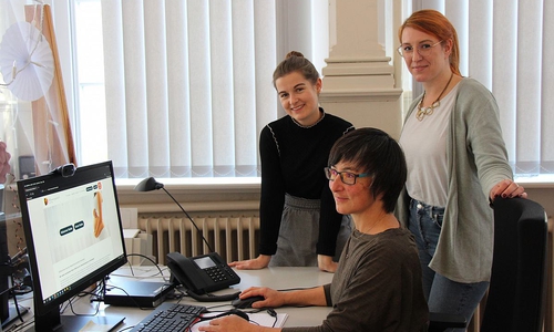  Helene von Stülpnagel, Koordinatorin der Gesundheitsregion / Overhead-Koordination der Hebammenzentrale, Dana Teramihardja, direkte Ansprechpartnerin für die Hebammenzentrale und Carina Weferling, Koordinatorin der Frühen Hilfen / Projektaufbau Hebammenzentrale.