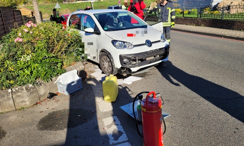 Hier hatte man den Kleinwagen wieder aufgerichtet.