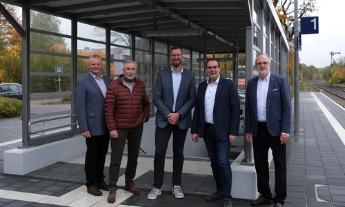 v.l.n.r.: Volker Meyer (CDU), Eckhard Wagner (SPD), Tobias Festerling (DB AG), Ingo Henze, Detlef Tanke.