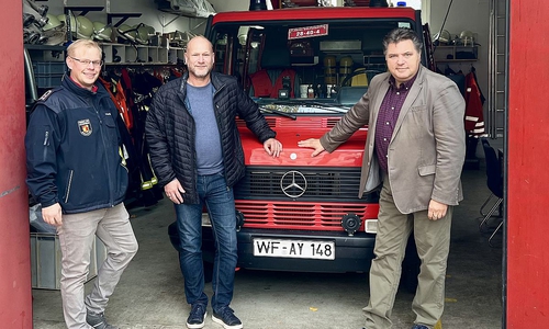 Johannes Hartje, Ortsbrandmeister Apelnstedt, Ingo Geisler und Uwe Schäfer.
