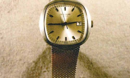 Ein Teil der Beute: Patek Philippe Herrenuhr, Weißgold (Datumsanzeige defekt).